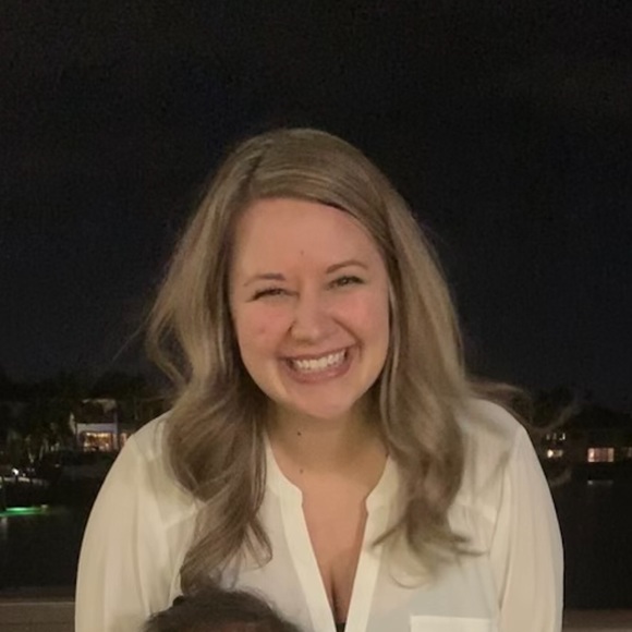 Meet your Posher, Caroline - Picture 1 of 1